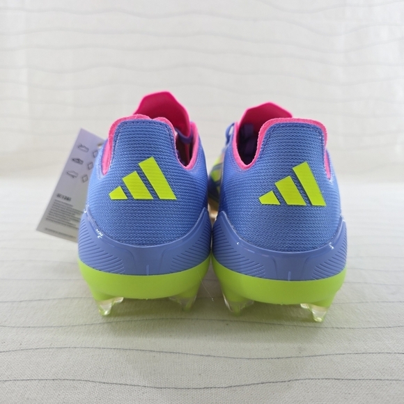 Athletic_Shoes